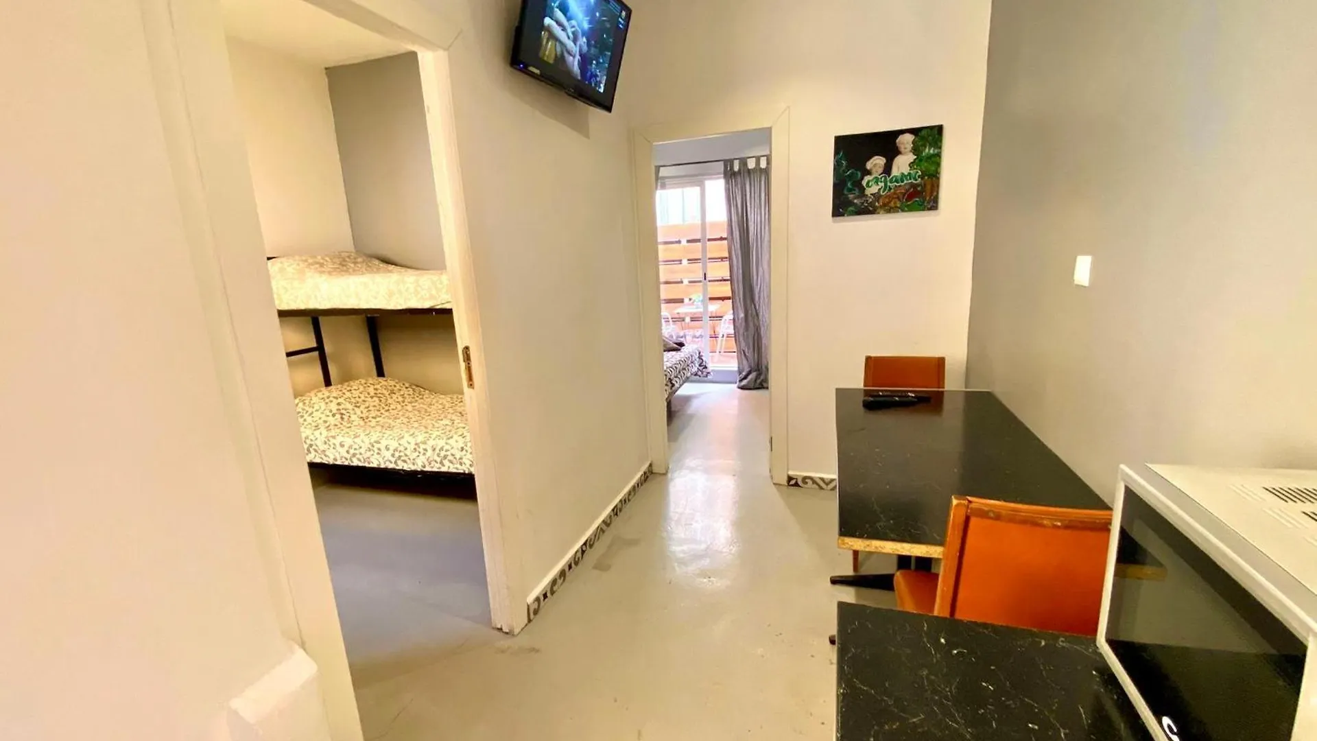 Apartamento De 3 Habitaciones En Sants A 2'Del Metro Badal P9 Barcelona 0*,  Spanien